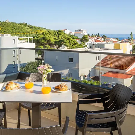 Jakov Lägenhet Promajna