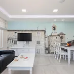 Jakov Apartman *