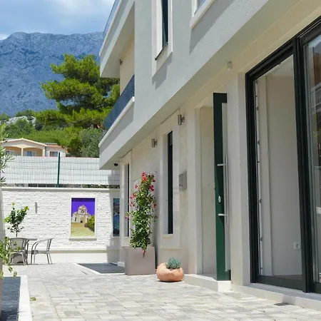 Jakov Apartment